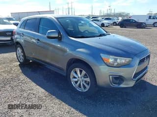 ✅ 2014 Mitsubishi Outlander SE • VIN: 4A4AP4AU2EE017250 • Lot: 43797045. Wystawiony na IAAI z przebiegiem 131 814 mil. Bezpłatny archiwum sprzedaży aukcyjnych z USA i szczegółowy raport historii pojazdu na DreamBid. Zdjęcie 1.