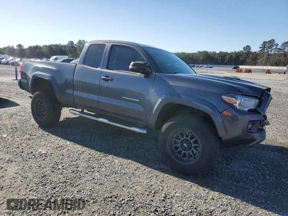 ✅ 2017 Toyota Tacoma SR5 • VIN: 5TFRZ5CN1HX023890 • Лот: 48235785. Опубликован ранее на Copart с пробегом 135 509 миль. Бесплатный доступ к архиву аукционных продаж из США и подробный отчёт об истории автомобиля на DreamBid. Изображение 4.
