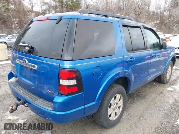 ✅ 2010 Ford Explorer XLT • VIN: 1FMEU7DE4AUA76383 • Lot: 43908261. Wystawiony na IAAI z przebiegiem 203 799 mil. Bezpłatny archiwum sprzedaży aukcyjnych z USA i szczegółowy raport historii pojazdu na DreamBid. Zdjęcie 4.