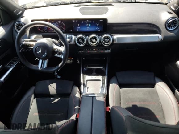 ✅ 2024 Mercedes-Benz GLB 250 • VIN: W1N4M4HB6RW379916 • Lot: 59392485. Listed on Copart with 7,530 mi. Free auction sales archive from the USA and detailed vehicle history report at DreamBid. Image 8.