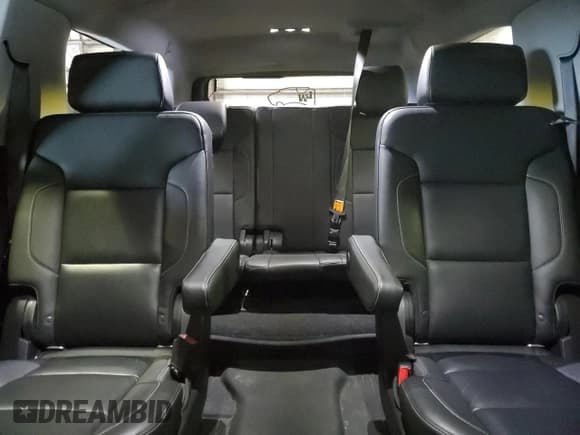 ✅ 2019 Chevrolet Suburban Premier • VIN: 1GNSKJKJ3KR150429 • Lot: 60276664. Wystawiony na Copart z przebiegiem 54 739 mil. Bezpłatny archiwum sprzedaży aukcyjnych z USA i szczegółowy raport historii pojazdu na DreamBid. Zdjęcie 10.