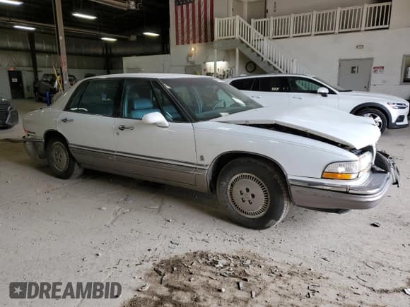 ✅ 1995 Buick Park Avenue Ultra • VIN: 1G4CU5211SH661573 • Lot: 66585644. Wystawiony na Copart z przebiegiem 177 755 mil. Bezpłatny archiwum sprzedaży aukcyjnych z USA i szczegółowy raport historii pojazdu na DreamBid. Zdjęcie 4.