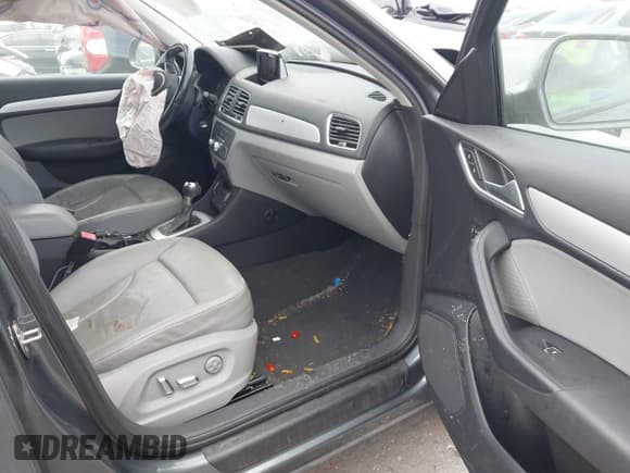 ✅ 2017 Audi Q3 Premium • VIN: WA1BCCFS5HR013516 • Lot: 43472617. Listed on IAAI with 116,823 mi. Free auction sales archive from the USA and detailed vehicle history report at DreamBid. Image 5.