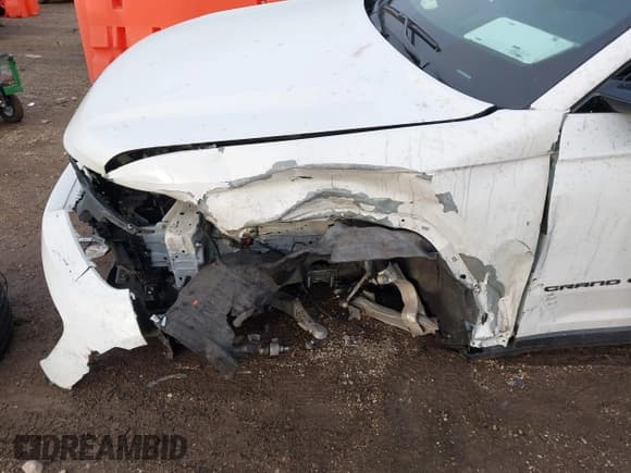 ✅ 2023 Jeep Grand Cherokee Laredo • VIN: 1C4RJHAG6PC620620 • Lot: 41086775. Listed on IAAI with 17,882 mi. Free auction sales archive from the USA and detailed vehicle history report at DreamBid. Image 6.