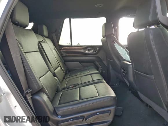 ✅ 2023 Chevrolet Tahoe LT • VIN: 1GNSCNKD1PR295734 • Lot: 93233365. Wystawiony na Copart z przebiegiem 60 677 mil. Bezpłatny archiwum sprzedaży aukcyjnych z USA i szczegółowy raport historii pojazdu na DreamBid. Zdjęcie 11.