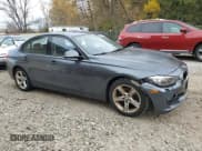 ✅ 2015 BMW 3 Series 328i xDrive • VIN: WBA3B5G59FNS13740 • Лот: 85414495. Опубликован ранее на Copart с пробегом 102 787 миль. Бесплатный доступ к архиву аукционных продаж из США и подробный отчёт об истории автомобиля на DreamBid. Изображение 4.