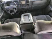 ✅ 2006 GMC Sierra 1500HD SLE1 • VIN: 1GTGK13U06F230477 • Lot: 46620105. Wystawiony na Copart z przebiegiem 145 432 mil. Bezpłatny archiwum sprzedaży aukcyjnych z USA i szczegółowy raport historii pojazdu na DreamBid. Zdjęcie 8.