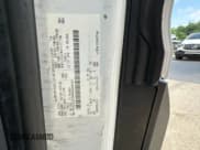 ✅ 2017 Ford Transit XL • VIN: 1FDZX2CM0HKA42015 • Lot: 64076855. Wystawiony na Copart z przebiegiem 252 406 mil. Bezpłatny archiwum sprzedaży aukcyjnych z USA i szczegółowy raport historii pojazdu na DreamBid. Zdjęcie 10.