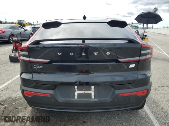 ✅ 2023 Volvo C40 Core • VIN: YV4ED3GK7P2033172 • Лот: 48246714. Опубликован ранее на Copart с пробегом 19 285 миль. Бесплатный доступ к архиву аукционных продаж из США и подробный отчёт об истории автомобиля на DreamBid. Изображение 6.