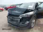 2018 Hyundai Tucson SEL z VIN KM8J33A43JU759603, wystawiony jako IAAI lot #42921280 z przebiegiem 103 242 mil mil oraz . Historia ofert i sprzedaży dostępna na DreamBid. Obrazek 6.