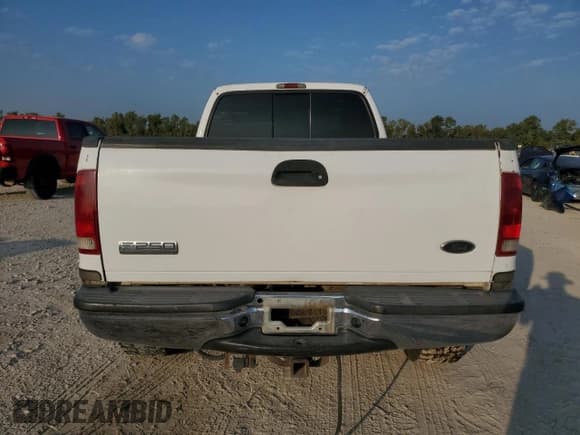 ✅ 2002 Ford F-250 XL • VIN: 1FTNW21F82ED57063 • Лот: 89893645. Опубликован ранее на Copart с пробегом 314 930 миль. Бесплатный доступ к архиву аукционных продаж из США и подробный отчёт об истории автомобиля на DreamBid. Изображение 6.