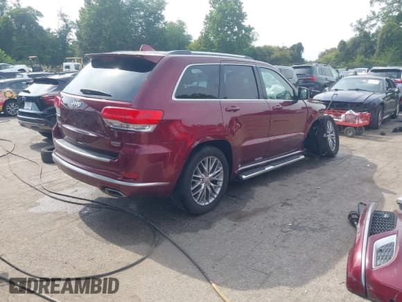 ✅ 2018 Jeep Grand Cherokee Summit • VIN: 1C4RJFJT2JC251666 • Lot: 43286261. Wystawiony na IAAI z przebiegiem 133 752 mil. Bezpłatny archiwum sprzedaży aukcyjnych z USA i szczegółowy raport historii pojazdu na DreamBid. Zdjęcie 4.