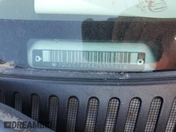 2004 Chevrolet Silverado 1500 LS z VIN 1GCEC14V54Z353344, wystawiony jako Copart lot #72597554 z przebiegiem Nie podano mil oraz Czysty tytuł • Clean title. Historia ofert i sprzedaży dostępna na DreamBid. Obrazek 12.