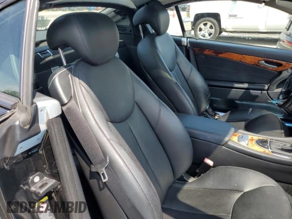 ✅ 2008 Mercedes-Benz SL 550 • VIN: WDBSK71F08F138689 • Лот: 67796485. Опубликован ранее на Copart с пробегом 53 767 миль. Бесплатный доступ к архиву аукционных продаж из США и подробный отчёт об истории автомобиля на DreamBid. Изображение 10.