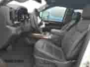 2025 Chevrolet Silverado 3500HD LT с VIN 2GC4KTEY5S1106818, выставлен на аукционе Copart как лот 86745374 с пробегом 3 342 миль миль и Списание • Salvage title. История ставок и продаж доступна на DreamBid. Изображение 7.