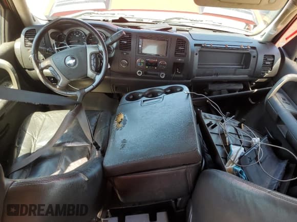 ✅ 2007 Chevrolet Silverado 2500HD 1LT • VIN: 1GCHK23637F514599 • Лот: 71055395. Опубликован ранее на Copart с пробегом 235 647 миль. Бесплатный доступ к архиву аукционных продаж из США и подробный отчёт об истории автомобиля на DreamBid. Изображение 8.