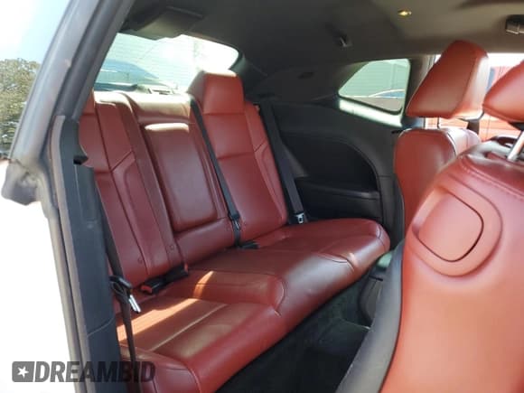 ✅ 2015 Dodge Challenger SXT Plus • VIN: 2C3CDZBG9FH856101 • Lot: 70232674. Wystawiony na Copart z przebiegiem 175 177 mil. Bezpłatny archiwum sprzedaży aukcyjnych z USA i szczegółowy raport historii pojazdu na DreamBid. Zdjęcie 10.