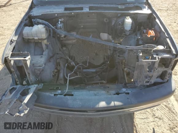 ✅ 2000 Chevrolet Silverado 1500 LS • VIN: 1GCEC19T4YZ128393 • Лот: 71940174. Опубликован ранее на Copart с пробегом Не указан. Бесплатный доступ к архиву аукционных продаж из США и подробный отчёт об истории автомобиля на DreamBid. Изображение 11.