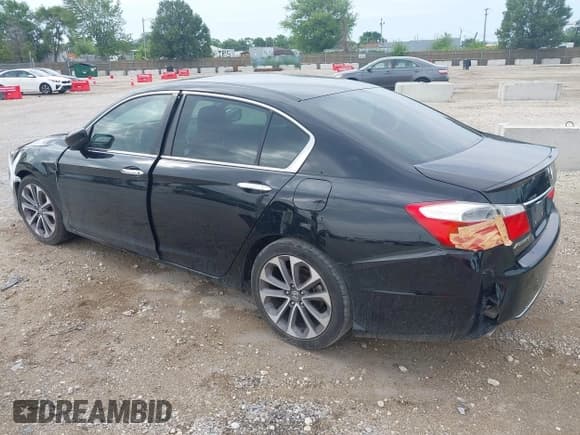 ✅ 2015 Honda Accord Sport • VIN: 1HGCR2F56FA209460 • Lot: 42789633. Wystawiony na IAAI z przebiegiem 194 278 mil. Bezpłatny archiwum sprzedaży aukcyjnych z USA i szczegółowy raport historii pojazdu na DreamBid. Zdjęcie 3.