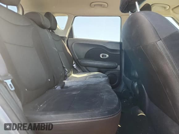 ✅ 2015 Kia Soul • VIN: KNDJN2A24F7803461 • Lot: 91309615. Wystawiony na Copart z przebiegiem 154 666 mil. Bezpłatny archiwum sprzedaży aukcyjnych z USA i szczegółowy raport historii pojazdu na DreamBid. Zdjęcie 10.