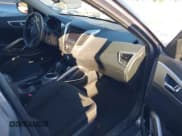 ✅ 2014 Hyundai Veloster • VIN: KMHTC6AD6EU204015 • Lot: 41318917. Wystawiony na IAAI z przebiegiem 77 355 mil. Bezpłatny archiwum sprzedaży aukcyjnych z USA i szczegółowy raport historii pojazdu na DreamBid. Zdjęcie 5.