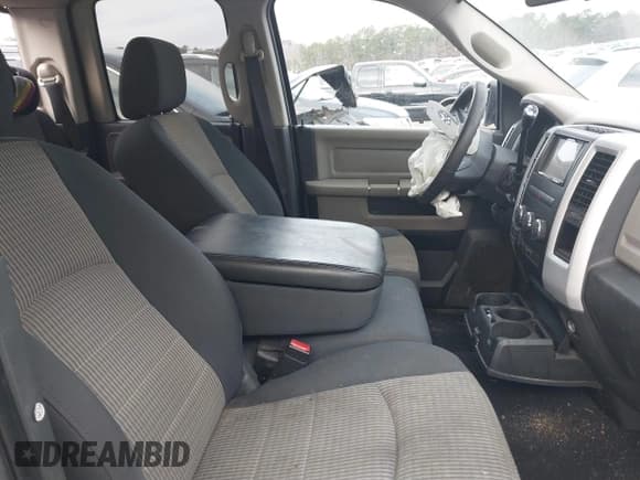 ✅ 2009 Dodge 1500 SLT • VIN: 1D3HB18P99S802477 • Lot: 41138943. Wystawiony na IAAI z przebiegiem 178 463 mil. Bezpłatny archiwum sprzedaży aukcyjnych z USA i szczegółowy raport historii pojazdu na DreamBid. Zdjęcie 5.