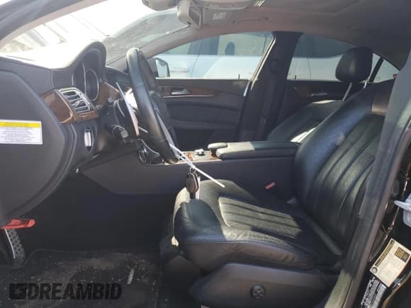 ✅ 2012 Mercedes-Benz CLS 550 • VIN: WDDLJ7DB4CA053402 • Lot: 49273675. Wystawiony na Copart z przebiegiem 99 005 mil. Bezpłatny archiwum sprzedaży aukcyjnych z USA i szczegółowy raport historii pojazdu na DreamBid. Zdjęcie 7.