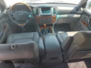 ✅ 2005 Lexus LX 470 • VIN: JTJHT00W553553647 • Lot: 66344695. Wystawiony na Copart z przebiegiem 180 838 mil. Bezpłatny archiwum sprzedaży aukcyjnych z USA i szczegółowy raport historii pojazdu na DreamBid. Zdjęcie 8.