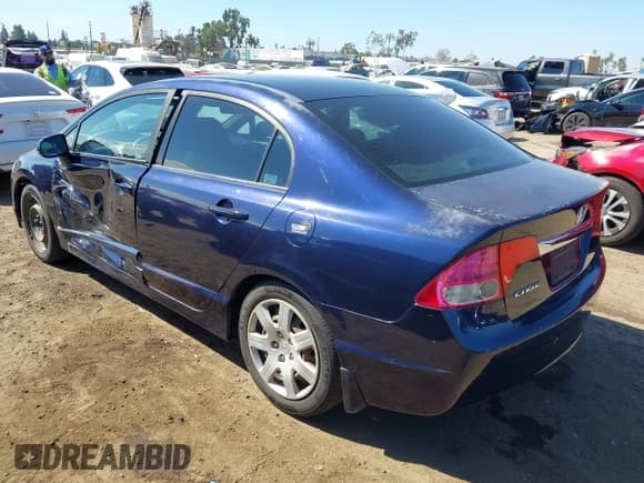 ✅ 2011 Honda Civic LX • VIN: 2HGFA1F55BH505354 • Lot: 43428517. Listed on IAAI with 214,273 mi. Free auction sales archive from the USA and detailed vehicle history report at DreamBid. Image 3.