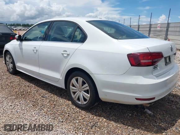 ✅ 2017 Volkswagen Jetta S • VIN: 3VW167AJ9HM358903 • Lot: 42966674. Wystawiony na IAAI z przebiegiem 71 192 mil. Bezpłatny archiwum sprzedaży aukcyjnych z USA i szczegółowy raport historii pojazdu na DreamBid. Zdjęcie 3.