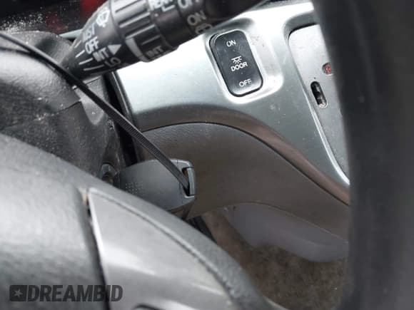 ✅ 2006 Honda Odyssey EX • VIN: 5FNRL38466B064187 • Lot: 42462383. Listed on IAAI with 313,097 mi. Free auction sales archive from the USA and detailed vehicle history report at DreamBid. Image 11.