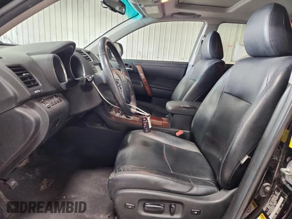 ✅ 2011 Toyota Highlander Limited • VIN: 5TDDK3EH3BS050810 • Lot: 91829545. Wystawiony na Copart z przebiegiem 135 026 mil. Bezpłatny archiwum sprzedaży aukcyjnych z USA i szczegółowy raport historii pojazdu na DreamBid. Zdjęcie 7.