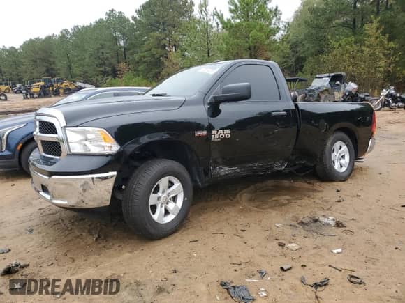 2022 Ram 1500 Express z VIN 3C6JR6AT8NG210555, wystawiony jako Copart lot #86509965 z przebiegiem 18 473 mil mil oraz Czysty tytuł • Clean title. Historia ofert i sprzedaży dostępna na DreamBid. Obrazek 1.