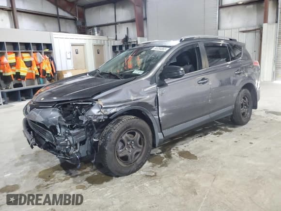 ✅ 2018 Toyota RAV4 LE • VIN: JTMBFREV6JJ213143 • Лот: 84734865. Опубликован ранее на Copart с пробегом 61 302 миль. Бесплатный доступ к архиву аукционных продаж из США и подробный отчёт об истории автомобиля на DreamBid. Изображение 1.