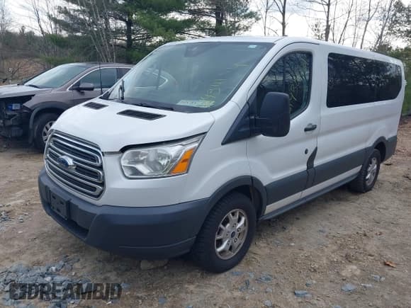 ✅ 2015 Ford Transit XL • VIN: 1FMZK1YM0FKA73392 • Lot: 41934194. Wystawiony na IAAI z przebiegiem 134 281 mil. Bezpłatny archiwum sprzedaży aukcyjnych z USA i szczegółowy raport historii pojazdu na DreamBid. Zdjęcie 2.