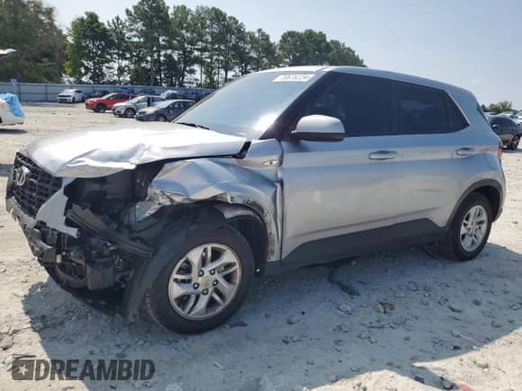 2022 Hyundai Venue SE with VIN KMHRB8A36NU200062, listed as a Copart auction lot 70678224 with 61,806 mi miles and Salvage title. Bid and sale history available at DreamBid. Image 1.