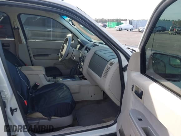 ✅ 2012 Ford Escape XLT • VIN: 1FMCU9DG9CKA24136 • Лот: 43767035. Опубликован ранее на IAAI с пробегом 222 469 миль. Бесплатный доступ к архиву аукционных продаж из США и подробный отчёт об истории автомобиля на DreamBid. Изображение 5.