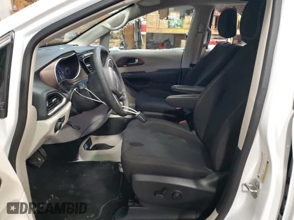 ✅ 2024 Chrysler Grand Caravan SXT • VIN: 2C4RC1ZG1RR107226 • Lot: 85417454. Listed on Copart with 38,567 mi. Free auction sales archive from the USA and detailed vehicle history report at DreamBid. Image 7.