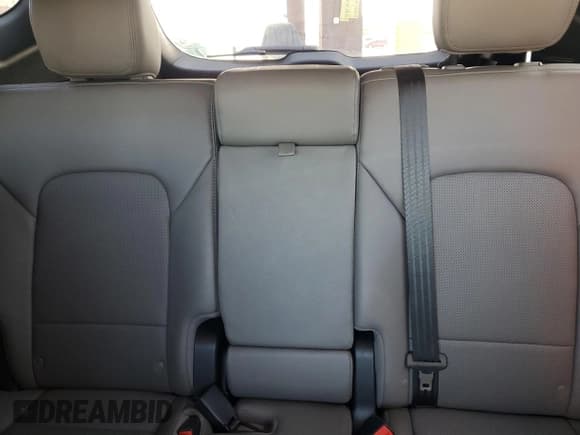 ✅ 2018 Hyundai Santa Fe 2.4L • VIN: 5XYZU3LB3JG556034 • Lot: 90231035. Listed on Copart with 26,542 mi. Free auction sales archive from the USA and detailed vehicle history report at DreamBid. Image 10.