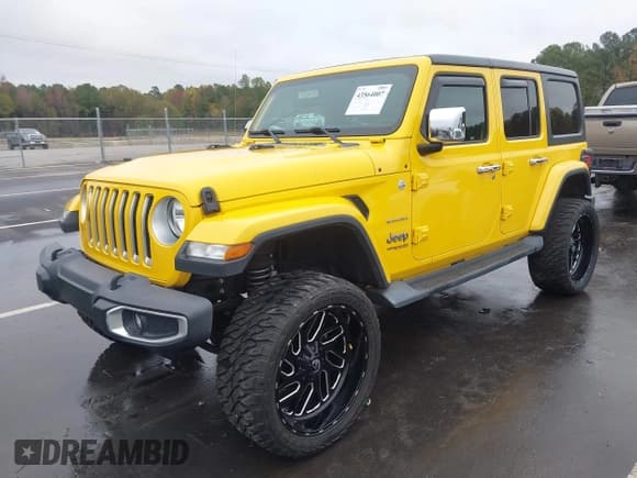 ✅ 2019 Jeep Wrangler Unlimited Sahara • VIN: 1C4HJXEN4KW687108 • Lot: 43564007. Listed on IAAI with 31,165 mi. Free auction sales archive from the USA and detailed vehicle history report at DreamBid. Image 2.