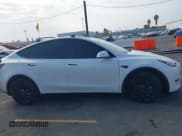 ✅ 2022 Tesla Model Y Performance • VIN: 7SAYGDEF6NF538958 • Lot: 43264050. Wystawiony na IAAI z przebiegiem 46 435 mil. Bezpłatny archiwum sprzedaży aukcyjnych z USA i szczegółowy raport historii pojazdu na DreamBid. Zdjęcie 12.