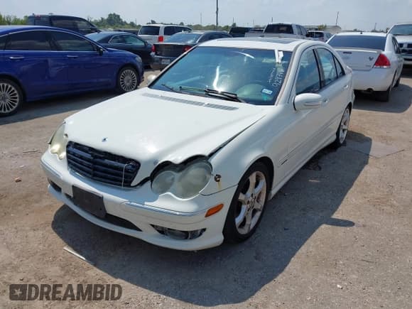 ✅ 2007 Mercedes-Benz C 230 Sport • VIN: WDBRF52H87F929946 • Lot: 43190248. Wystawiony na IAAI z przebiegiem Nie podano. Bezpłatny archiwum sprzedaży aukcyjnych z USA i szczegółowy raport historii pojazdu na DreamBid. Zdjęcie 2.
