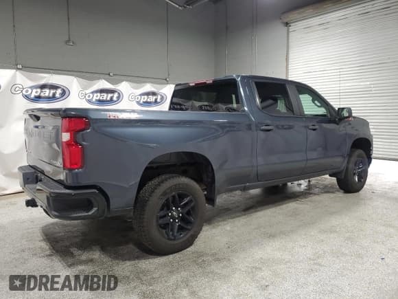 ✅ 2021 Chevrolet Silverado 1500 Custom Trail Boss • VIN: 1GCPYCEF3MZ234429 • Lot: 81342815. Wystawiony na Copart z przebiegiem 177 446 mil. Bezpłatny archiwum sprzedaży aukcyjnych z USA i szczegółowy raport historii pojazdu na DreamBid. Zdjęcie 3.