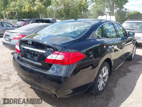 ✅ 2012 Infiniti M • VIN: JN1BY1AR4CM396566 • Lot: 43066769. Wystawiony na IAAI z przebiegiem 131 835 mil. Bezpłatny archiwum sprzedaży aukcyjnych z USA i szczegółowy raport historii pojazdu na DreamBid. Zdjęcie 4.