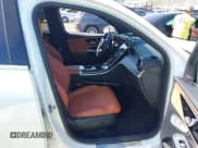 ✅ 2023 Mercedes-Benz GLC 300 • VIN: W1NKM4HB7PF043941 • Lot: 42568519. Wystawiony na IAAI z przebiegiem 21 633 mil. Bezpłatny archiwum sprzedaży aukcyjnych z USA i szczegółowy raport historii pojazdu na DreamBid. Zdjęcie 5.