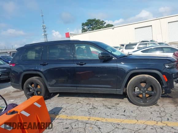 2024 Jeep Grand Cherokee Limited с VIN 1C4RJJBG8R8941215, выставлен на аукционе IAAI как лот 42372706 с пробегом 37 679 миль миль и . История ставок и продаж доступна на DreamBid. Изображение 13.