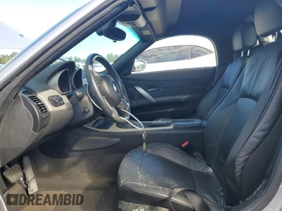 ✅ 2005 BMW Z4 2.5i • VIN: 4USBT33575LS58430 • Lot: 73909064. Wystawiony na Copart z przebiegiem 57 834 mil. Bezpłatny archiwum sprzedaży aukcyjnych z USA i szczegółowy raport historii pojazdu na DreamBid. Zdjęcie 7.