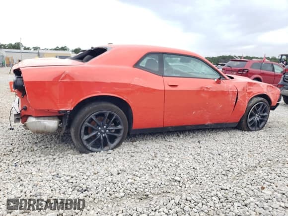 ✅ 2022 Dodge Challenger GT • VIN: 2C3CDZKG6NH165607 • Lot: 74757454. Wystawiony na Copart z przebiegiem 50 536 mil. Bezpłatny archiwum sprzedaży aukcyjnych z USA i szczegółowy raport historii pojazdu na DreamBid. Zdjęcie 3.