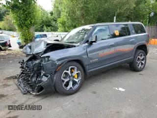 ✅ 2022 Rivian R1S Launch Edition • VIN: 7PDSGABL2NN002627 • Lot: 64214875. Wystawiony na Copart z przebiegiem 20 361 mil. Bezpłatny archiwum sprzedaży aukcyjnych z USA i szczegółowy raport historii pojazdu na DreamBid. Zdjęcie 1.