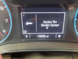 2017 Chevrolet Cruze LT z VIN 1G1BE5SM9H7280164, wystawiony jako IAAI lot #42581250 z przebiegiem 119 602 mil mil oraz . Historia ofert i sprzedaży dostępna na DreamBid. Obrazek 1.